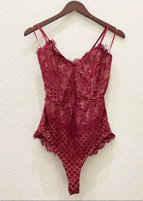 AKIRA Burgundy Lace Bodysuit M - Image 3