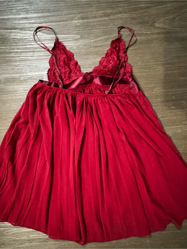 Victoria's Secret Red Lace & Satin Babydoll Chemise - Image 4