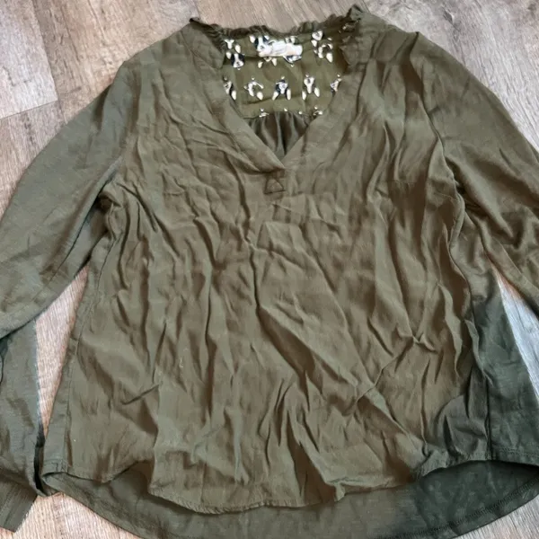 Anthropologie‎ Porridge Aidan Shirt Top Green Size S 3/4 Roll Sleeve Dog Detail - Image 5