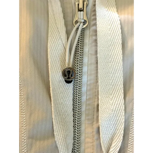 Lululemon Transition Jacket in Cream size 4 - Image 12