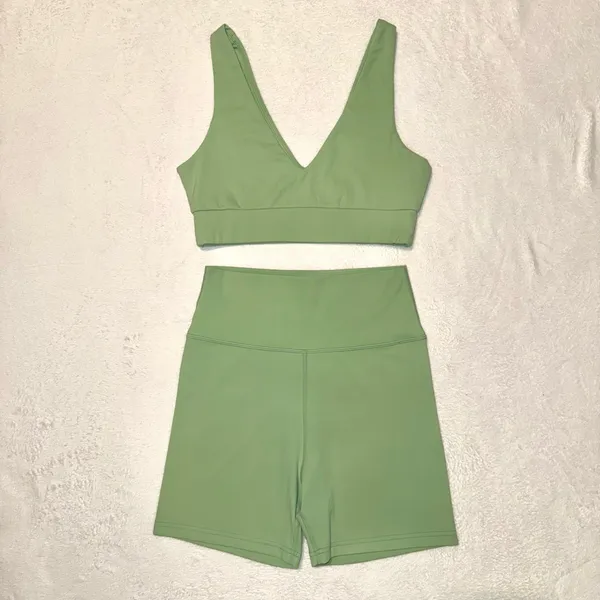 DAILY DRILLS Mint Athletic Go! Sports Bra and Shortie Shorts Set size Small - Image 3