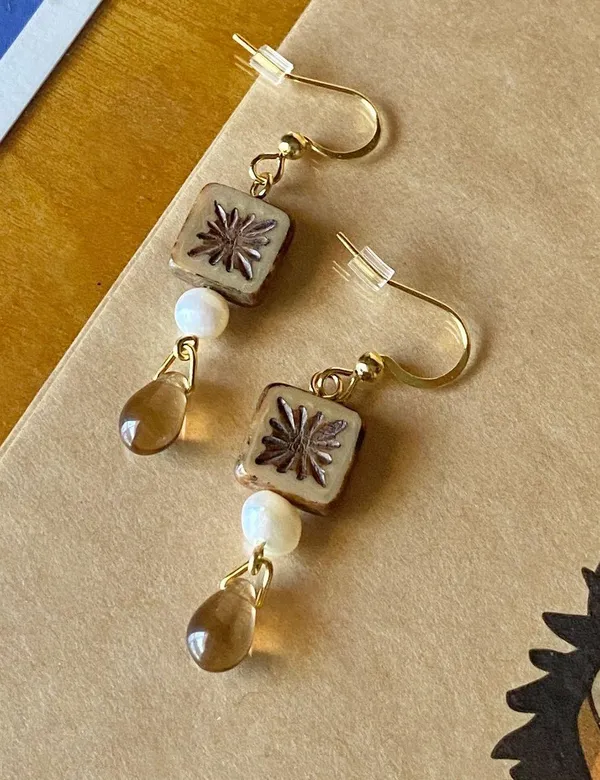 Handmade quality Czech glass beads & natural freshwater pearl chic fairy boho vintage retro style dangle earrings🌿✨ - Image 6