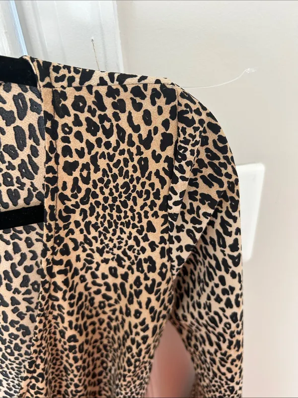 H&M leopard wrap mini dress. S-M - Image 2