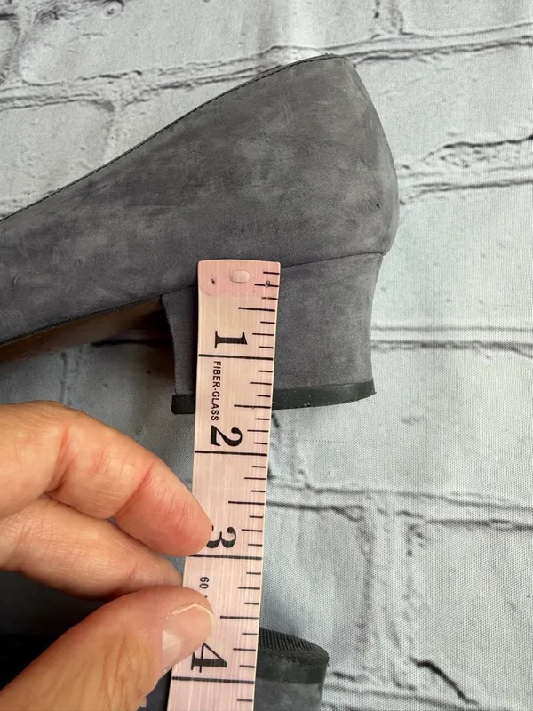 Vintage 1980s Laura Ashley Blue Suede Pumps Made In Italy Size 38 Cottage Core - Image 2