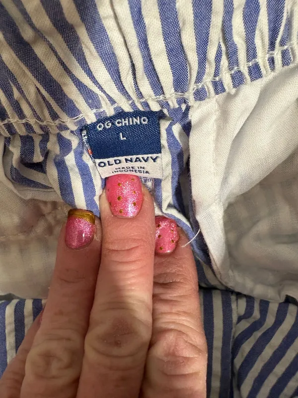 Old Navy shorts  - Image 3