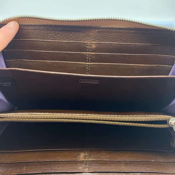 Coach tan and brown leather zip around wallet - Image 12