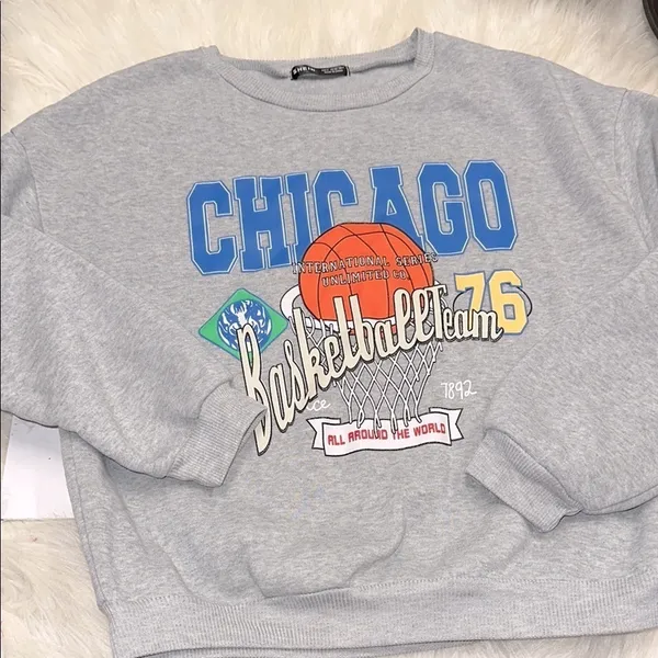 SHEIN Gray Chicago Basketball Team Sweater size small - Image 3