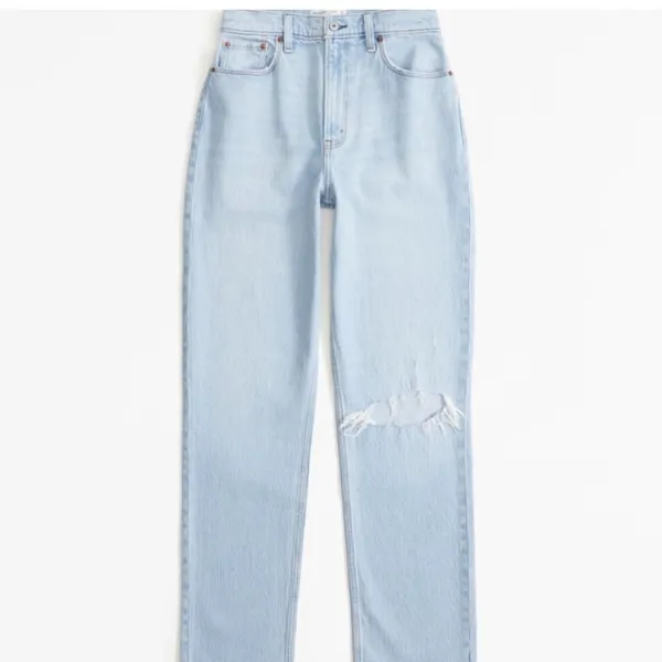 Abercrombie Curve Love Ultra High Rise 90s Straight Jean in Light Destroy - Image 2