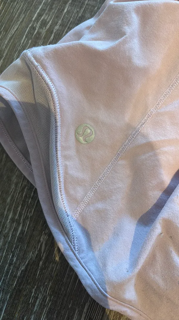 Lululemon Shorts Hotty Hot 2.5" - Image 2