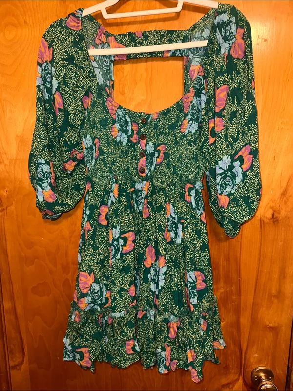 Free People Women's Green Floral Scoop-Neck Mini Dress with smocked bodice sz xs - Image 2