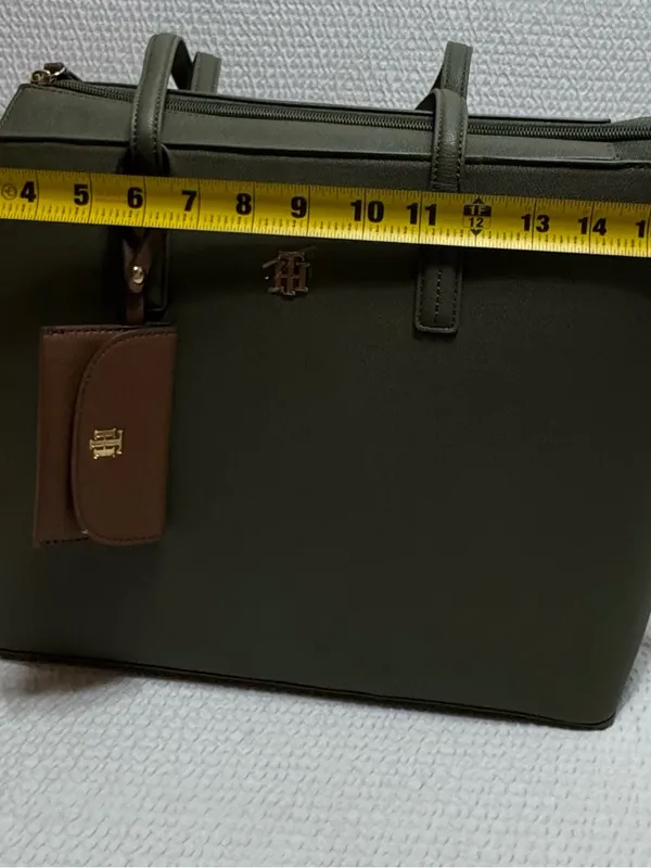Tommy Hilfiger Olive Green Leather Tote Bag - Image 10