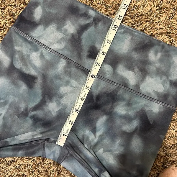 Athleta Elation Blue Tie Dye Print Leggings Medium - Image 3