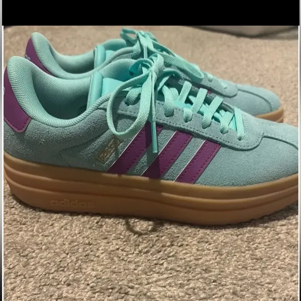 Adidas Women's Mint Green Casual Sneakers with Purple Accent - Image 3