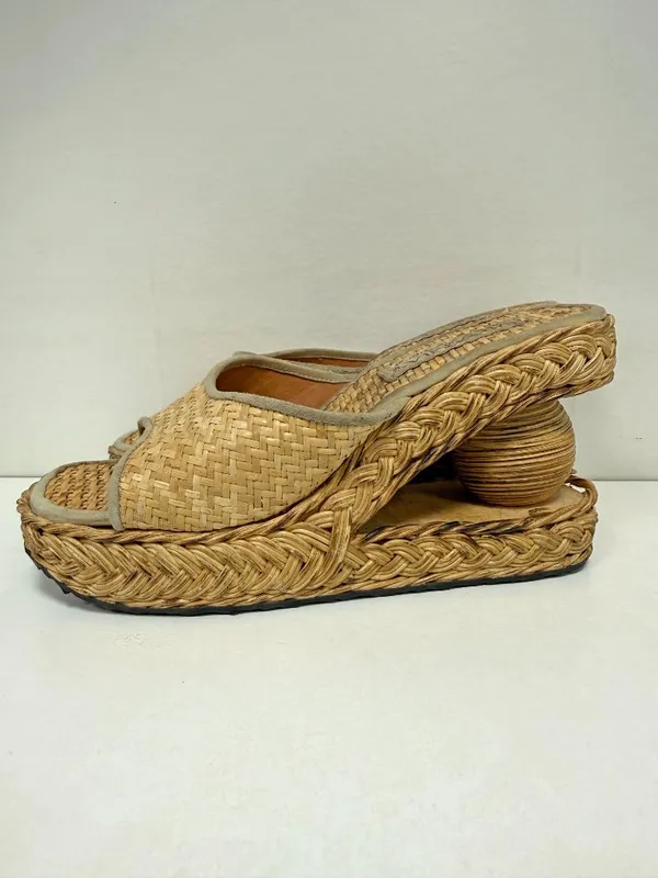 *RARE* Vintage Ananias Rattan Sandals - Image 7