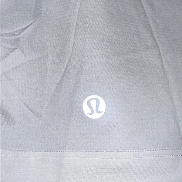 Lululemon Ultralight Waist Length T Shirt Size 6 White - Image 5