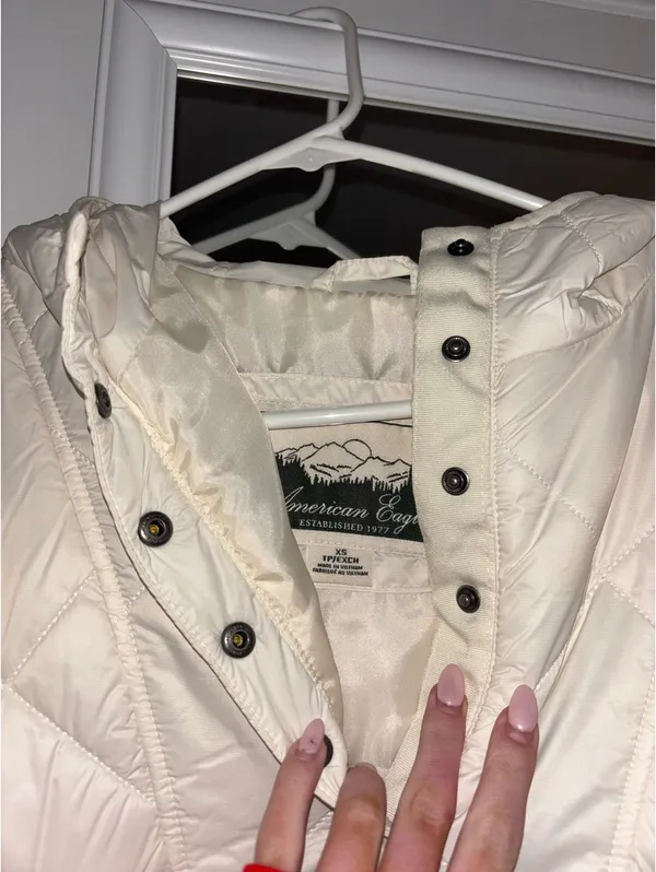 American Eagle Puffer Jacket - Image 2