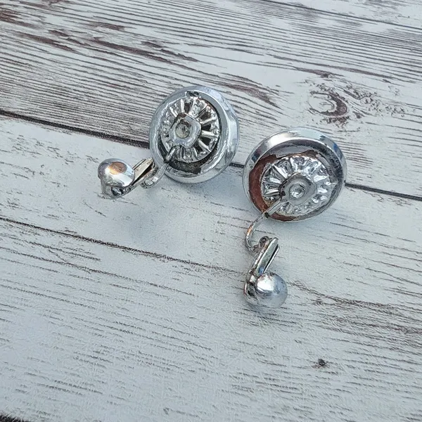 Vintage Clip On Earrings - Domed Circle Faceted Silver Tone - Condition Issues - Image 9