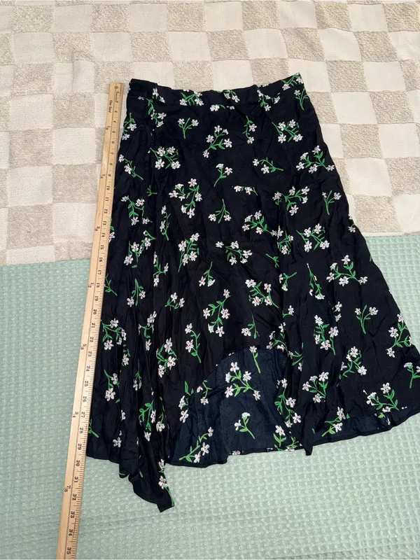 NWT‎ Lush Flirty Floral Skirt size L - Image 3
