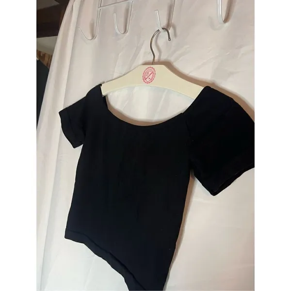 Jessica Simpson Black Crop Top V-Neck Woman’s Size Medium - Image 6