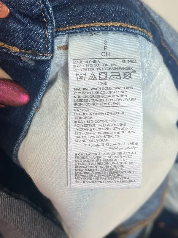 Old Navy Women’s Blue Denim Overall Shorts Dark Wash Retro Classic Trendy Size S - Image 6