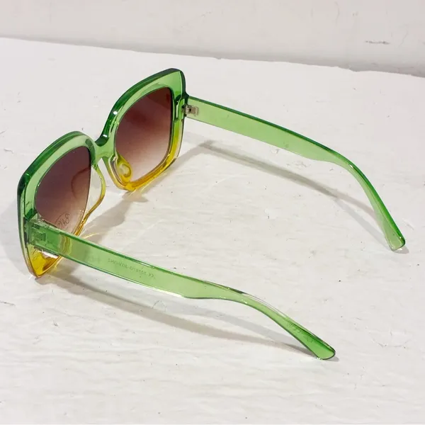 Bob‎ Mackie Green Oversized Translucent UV Protection Sunglasses NEW - Image 3