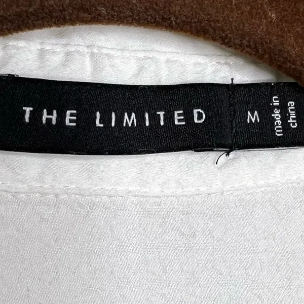 The Limited Short Sleeve White Blouse Top Women’s Size Medium Ties in Back - Image 2