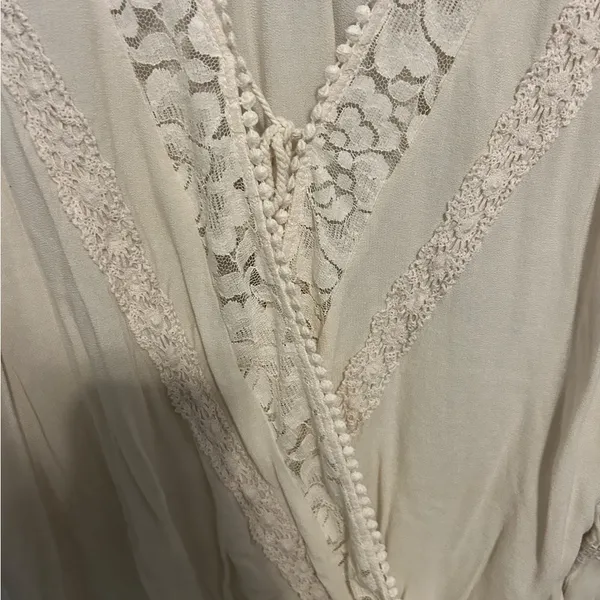 TAYLOR & SAGE Lace Inset Balloon Waist Woven Long-Sleeve Top size Large - Image 2