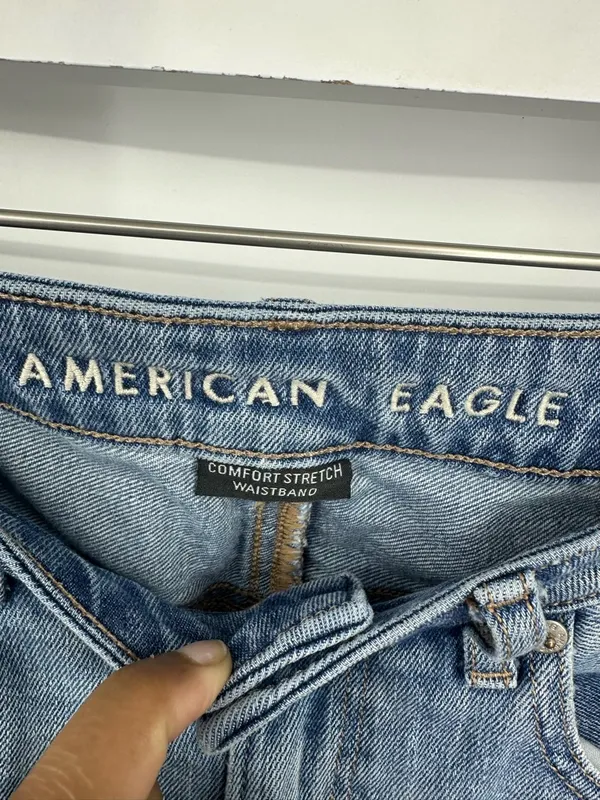 American Eagle Outfitters Comfort Stretch Waistband Mom Jeans Size 2 Distressed - Image 5