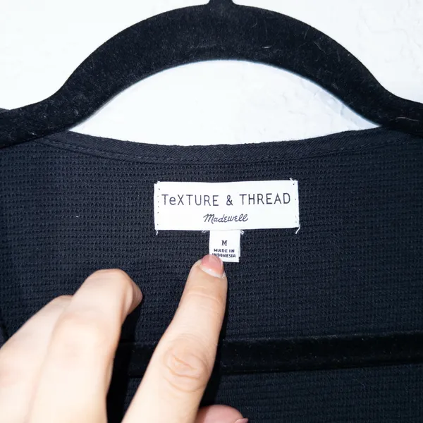 Madewell Texture & Thread Black Long-Sleeve Tie-Front Top Size Medium - Image 5