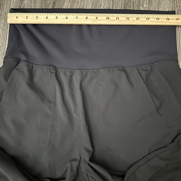Patagonia Women’s Light and Lined Studio Pants size Large - Image 4