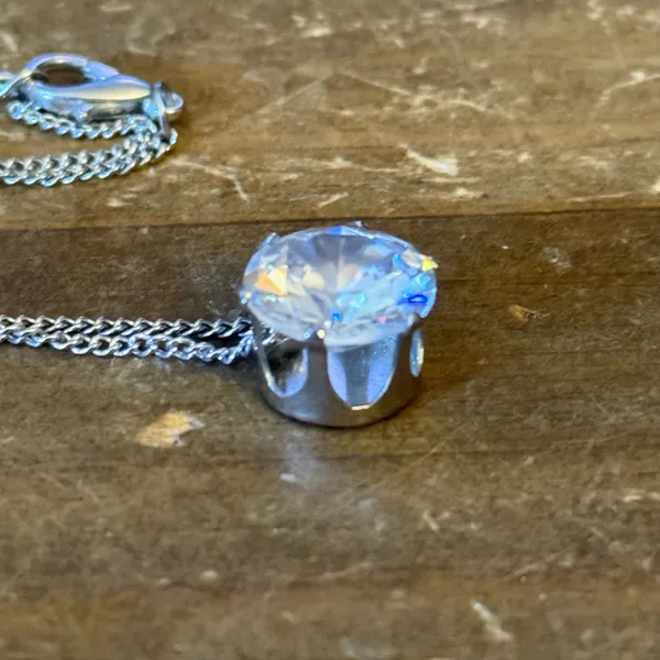 Silver tone solitaire rhinestone pendant necklace - Image 4
