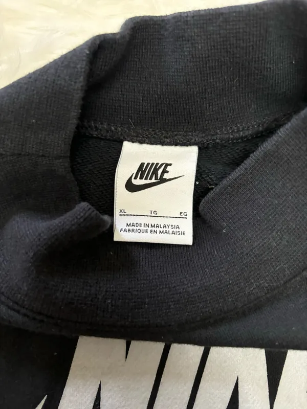Nike Crewneck Sweatshirt - Image 2