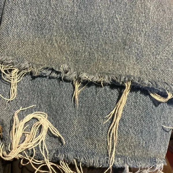 Zara The 90’s Full Length Medium Wash Distressed Raw Hem Jeans Sz 2/26 #765 - Image 9
