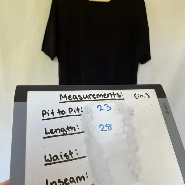 Old Navy Active ultralite black short sleeved t-shirt athleisure side slits‎ XS - Image 5