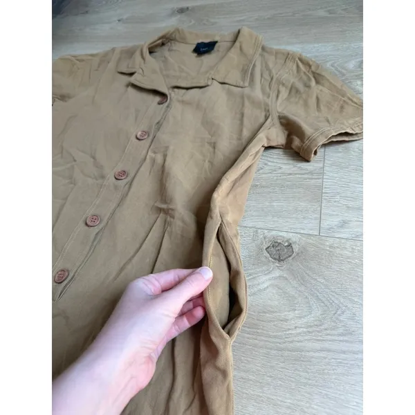 Lumiere utility Tan Short Sleeve Button Down Romper Women's Size Small - Image 9