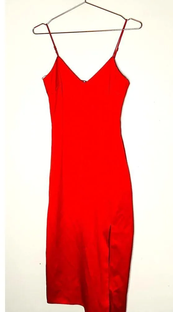 Elliatt Women's Red Satin V-Neckline Sleeveless Satin Midi Dress Size XS - Image 3