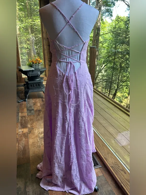 Strapless Lavender Evening Gown with Textured Detail size 6 - Image 2
