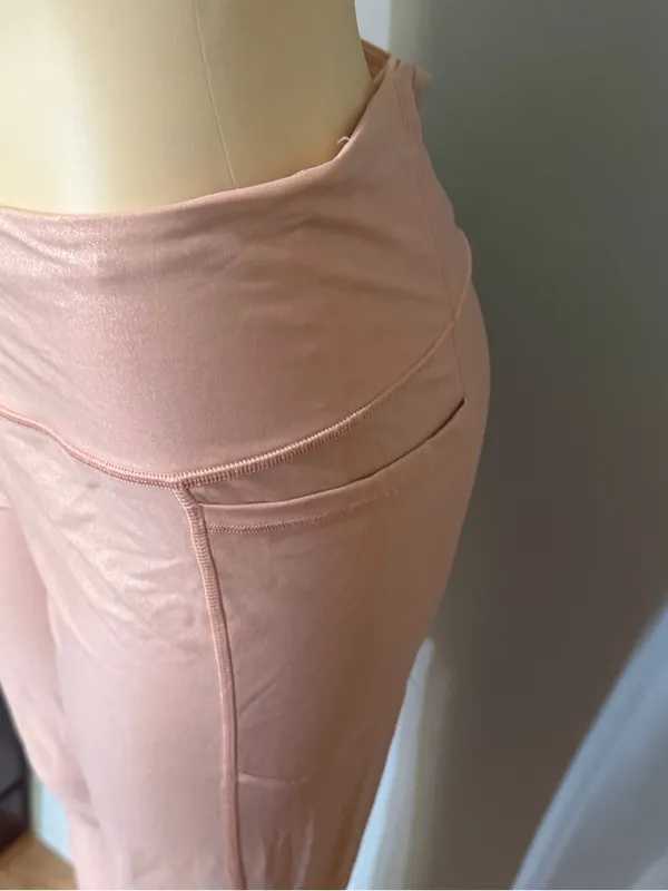 Victoria's Secret Victoria Sport Peach Active cropped leggings - Image 3