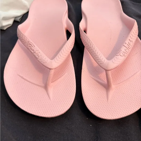 Stylish Pink Flip - Image 2