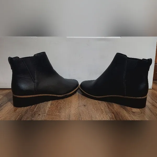 NWOB St. John's Bay Black Vegan Leather Ankle Booties Women's Size 9 - Image 2