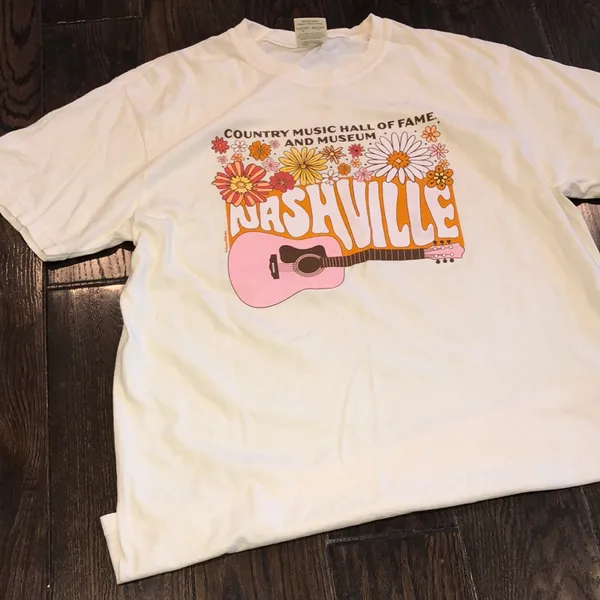Country music Hall of Fame and Museum Nashville graphic T-shirt size large - Image 2