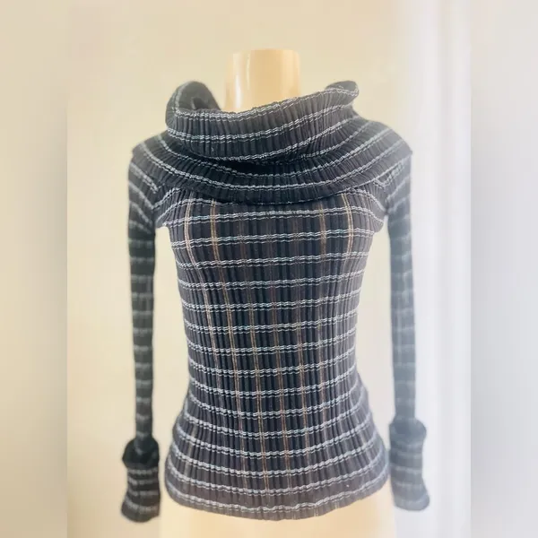 Free People Snowbunny Girlfriend off the shoulder top size med stretchy fabric - Image 13