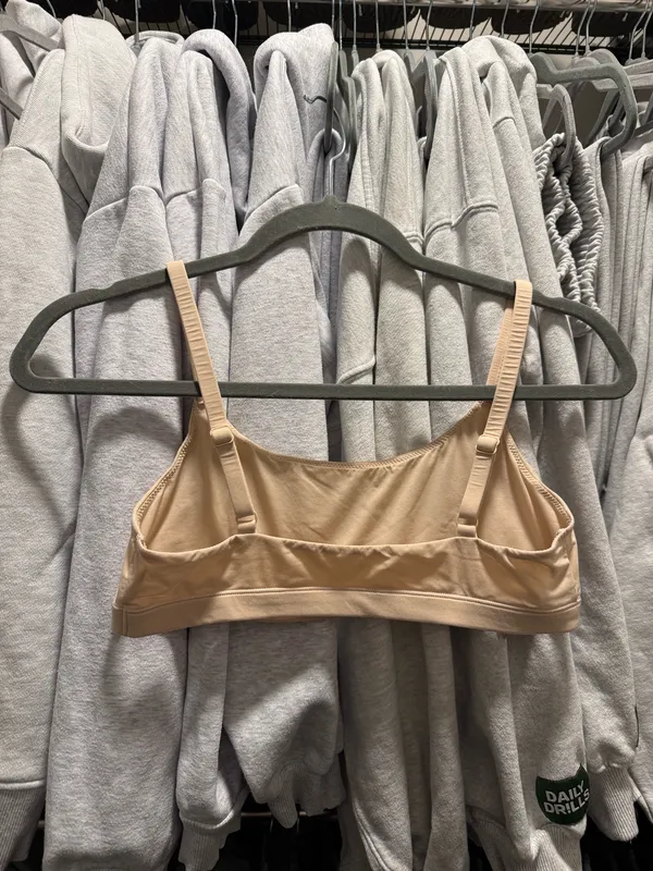 Skims Scoop Bralette - Image 2
