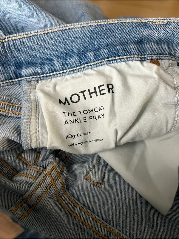 MOTHER‎ Tomcat Ankle Fray Jeans in Light Blue - Image 9