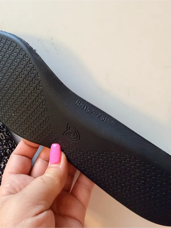 Rothy's tweed weave pattern with delicate gold thread, arch support insert, 7.5 - Image 7