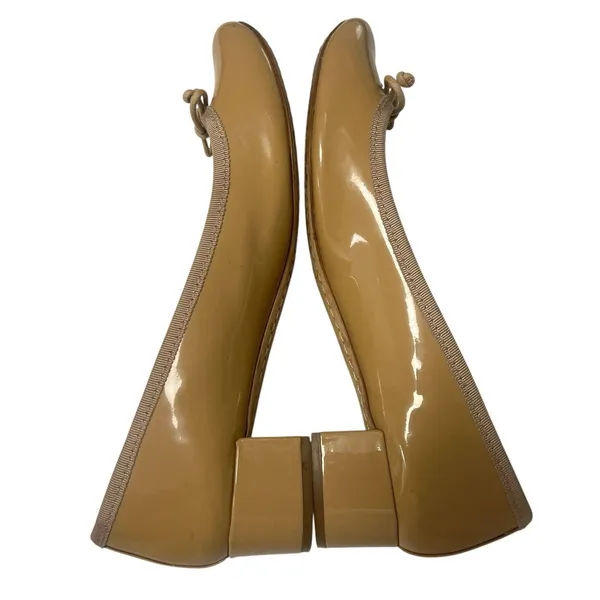 Tory Burch Chelsea Camellia Pump Tan Nude Patent Leather Low Heel Logo Size 7.5 - Image 5