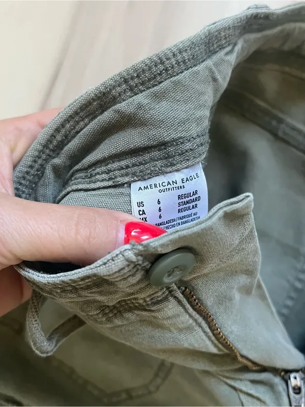 Green American Eagle pants size 6 - Image 5