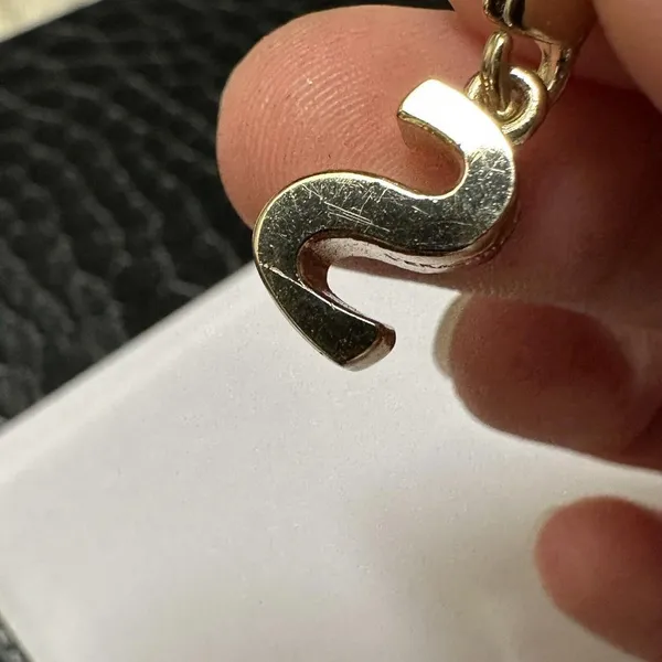 Vera Bradley Signed Costume Jewelry Charm - Letter / Initial S - Image 7