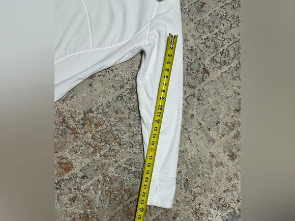 Obermeyer half-zip white fleece pullover size XL - Image 8