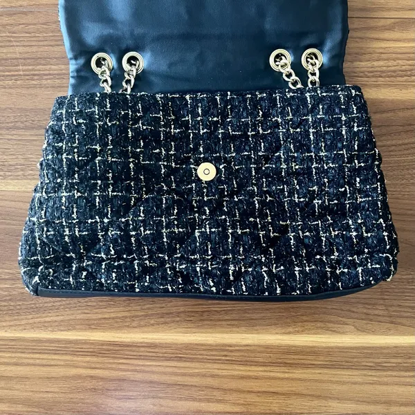 Steve Madden Bledger Tweed Shoulder Bag Black and Gold Classic Glam Luxury Look - Image 4